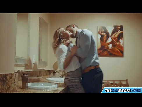 ❤️ Nuair a mheallann blonde busty tú i seomra scíthe poiblí ❤️❌ Porn ardchaighdeáin ag ga.onlydesiporn.ru ❌